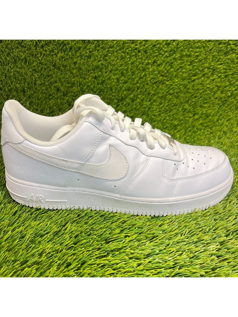 Nike Air Force 1 Low '07 Mens Size 11.5 White Athletic Basketball Shoes Sneakers